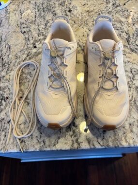 Hoka One One Transport Women's Light Beige Trail Sneakers